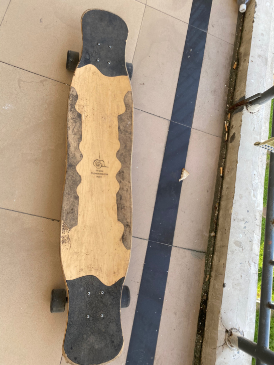 战翼长板 眼镜蛇 磨损程度如图 ，表面白色...