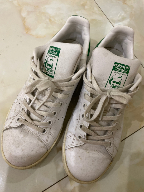 Adidas阿迪达斯绿尾小白鞋