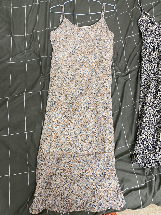 全新吊带裙35包邮，双层布料不走光，有质感...