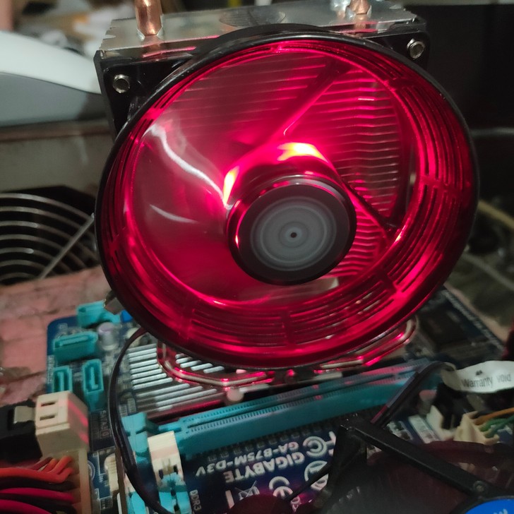 发光风扇 双铜管+静音  AVC发光散热器...