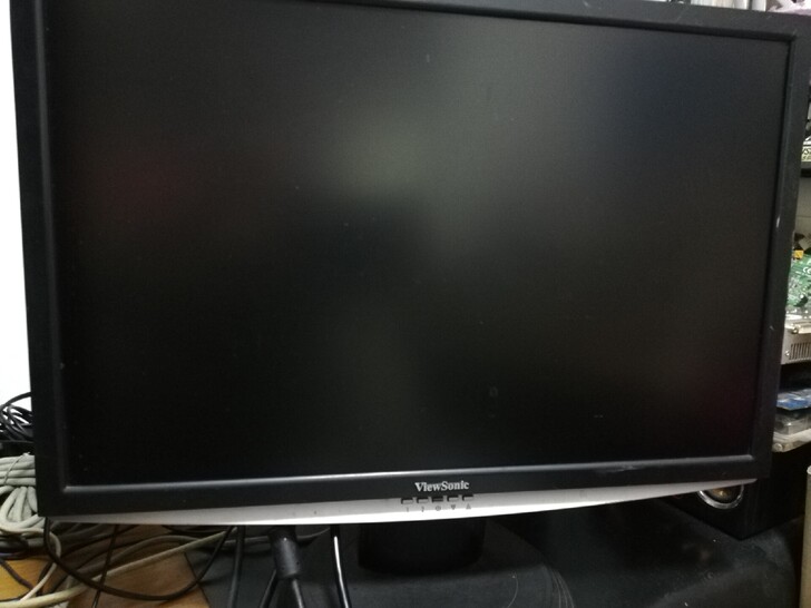 优派22寸液晶显示器，屏幕完美无瑕疵，效果...