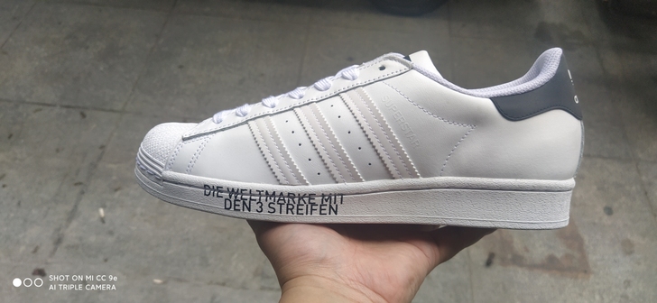 Adidas 贝壳头  灰白涂鸦配色  上...