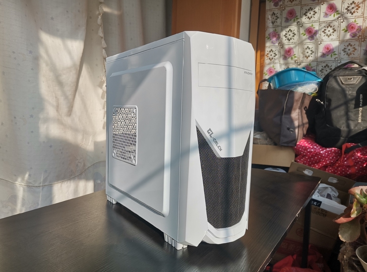 9新磐驰台式机机箱 电脑机箱