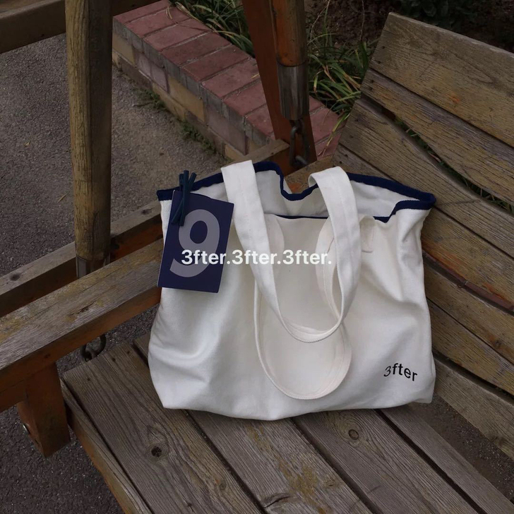 大容量单肩帆布包,上课用特别好,全新!包邮...