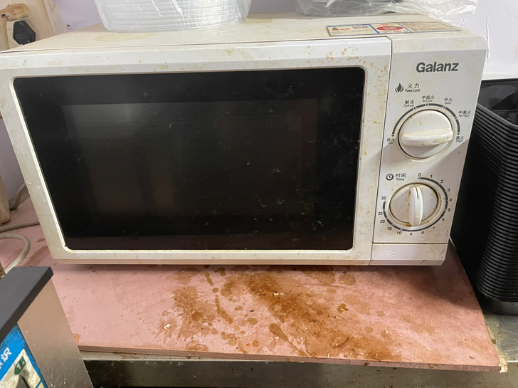 微波炉，一共三个，100一个
