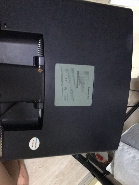 家里闲置一个联想显示器不用了