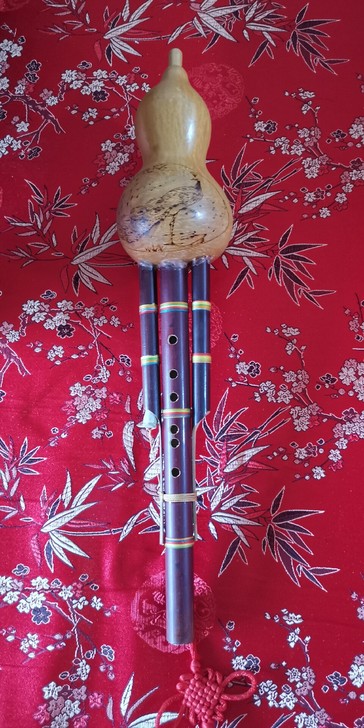 云南购入葫芦丝，挂着当装饰，闲置出，喜欢的...