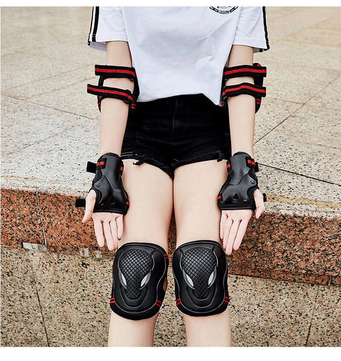 全新 儿童成人轮滑自行车滑板溜冰旱冰护具全套