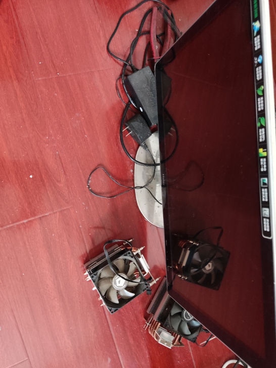 海尔显示器20寸，720p，玻璃镜面，带d...
