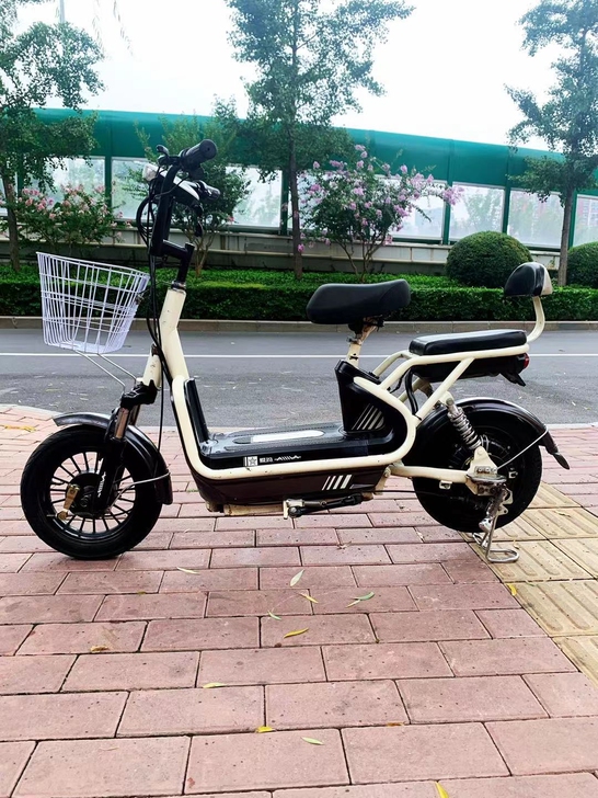 二手爱玛电动车   售后保障电瓶车
