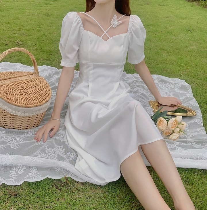 白色连衣裙长裙女夏甜美小清新2021新款温...