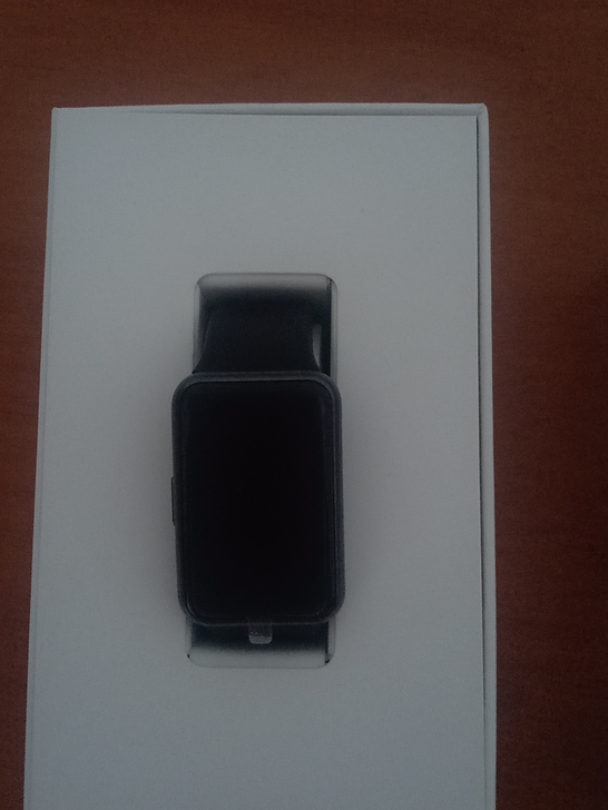 【800块钱的华为手表全新，仅仅激活过】