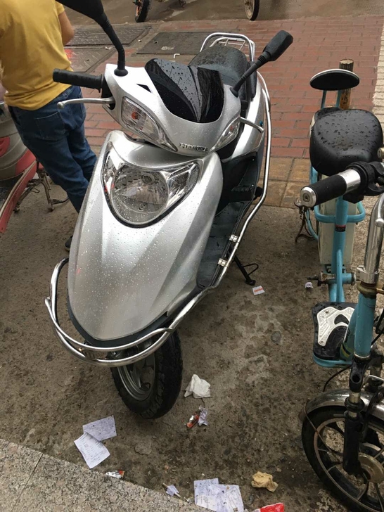 踏板摩托车，五羊本田牌2020年购入手续齐...