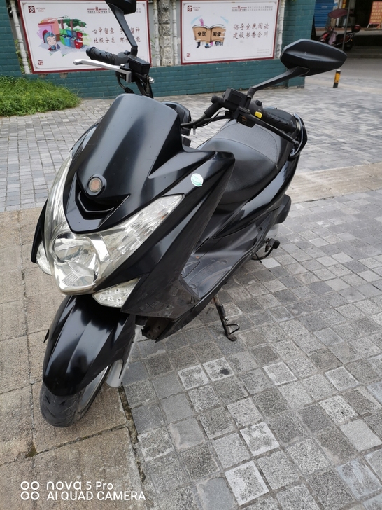 出售精品150踏板车一辆，手续齐全，发动机...