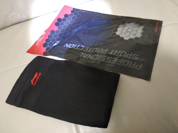 李宁针织护膝，全新，只有一支，黑色，M码。