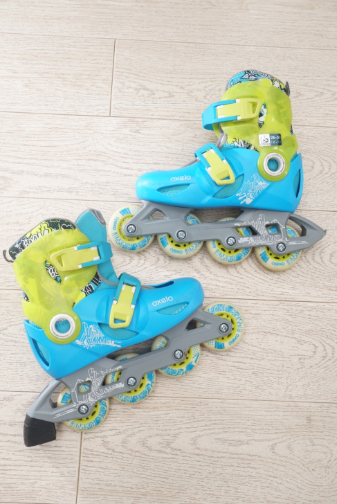 迪卡侬oxelo儿童轮滑鞋可调旱冰鞋28-...
