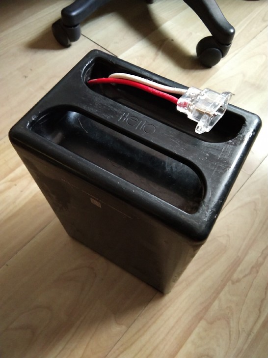 哈啰60V电动车磷酸铁锂电池电瓶