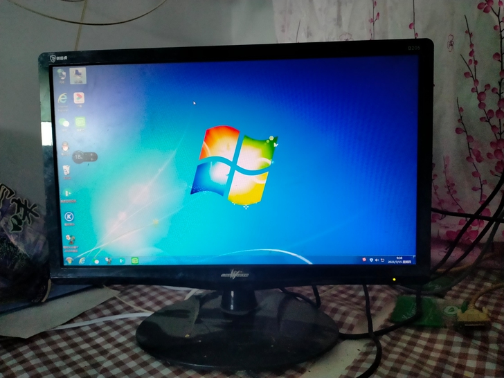 剑齿虎，20寸显示器，功能完好，没毛病，只...