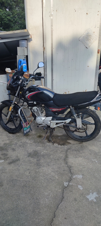 雅马哈开了近1.8万公里，轻松100多码又...