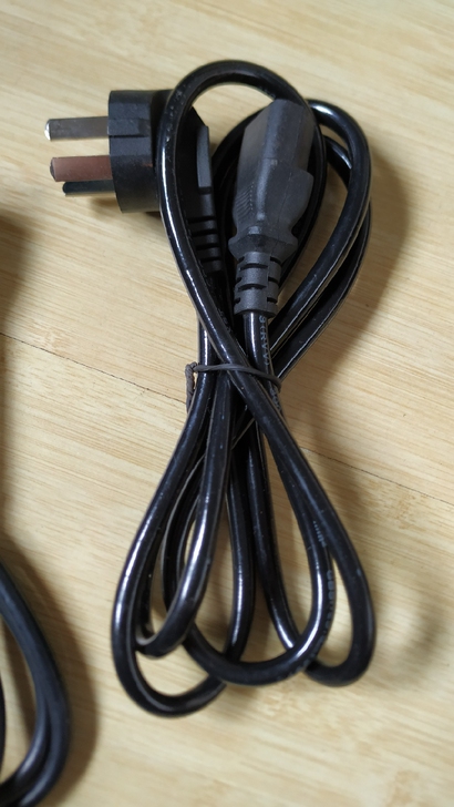 电脑主机显示器电源线