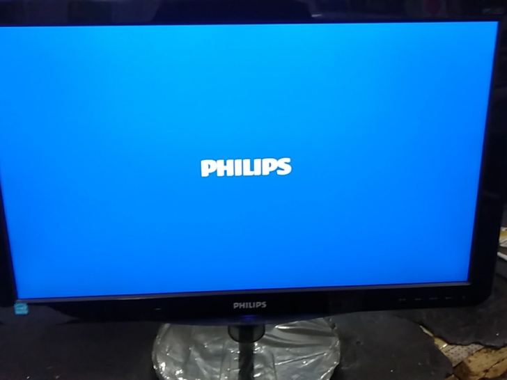 飞利浦显示器性能完好，无修无故障无坏点，I...