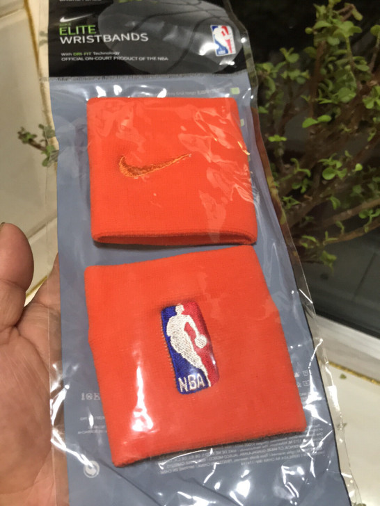 新款耐克NBA运动舒适护腕,全新吸汗透气护...