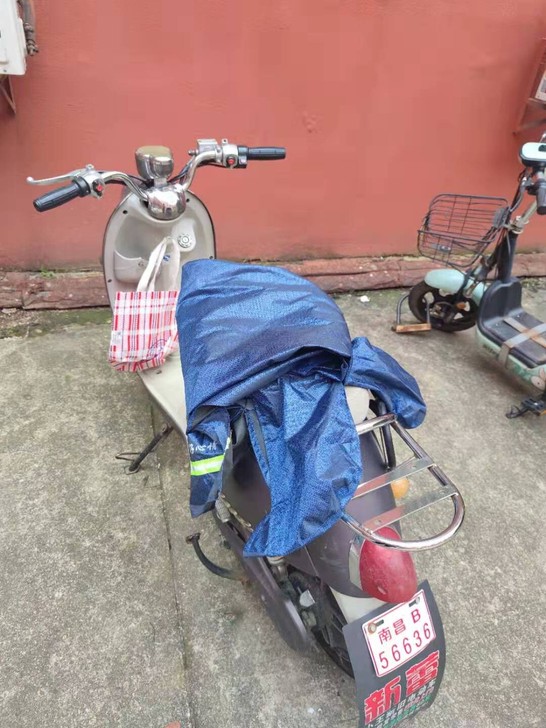 绿源电动车,电瓶没换多久,离开南昌了,就出...