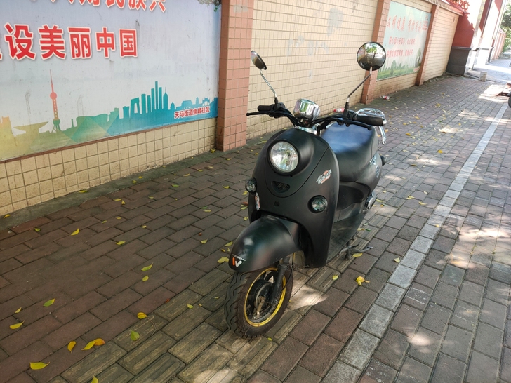 爱玛电动车 车子9成新 60v5个电池 车...