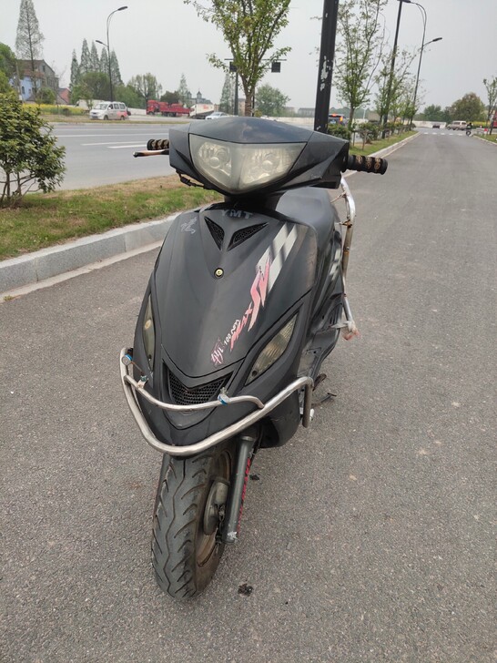 飞鹰雅马哈100踏板车摩托车09年出厂的飞...
