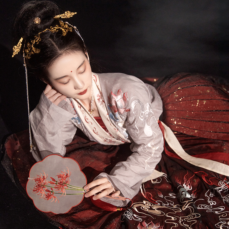 清欢纪汉服红莲业火重工刺绣男女cp齐腰襦裙...