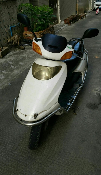 漂亮的 都市公主 踏板摩托车880元，车静...