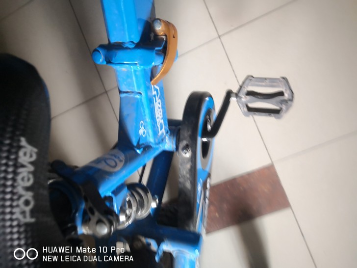 9.9成新儿童自行车.搬家便宜处理，可折叠