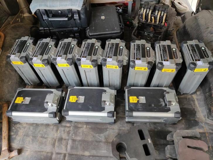 极飞无人机 P20快充电池 共16块每块都...