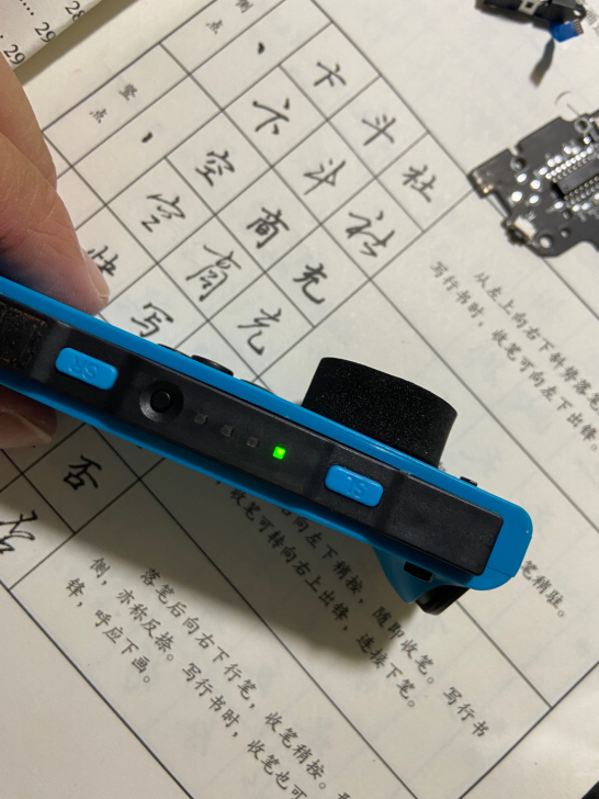 任天堂Switch红蓝Joy-Con手柄