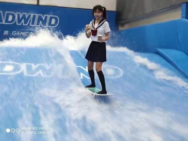 大型移动式滑板冲浪模拟器水上冲浪设备厂家直...