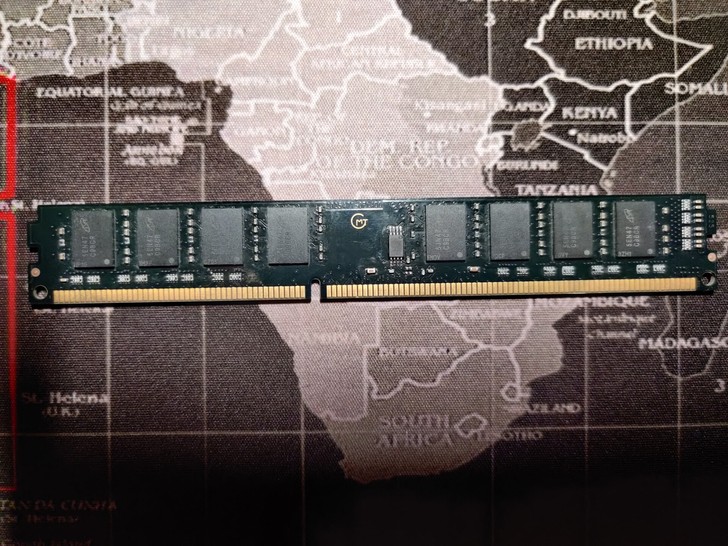 镁光内存4G DDR3 1600，双面的，...
