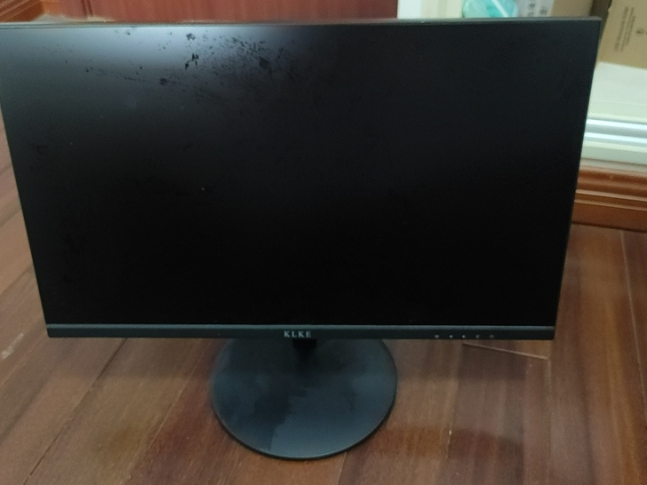 家里闲置的显示器 超薄窄版的 1080p的