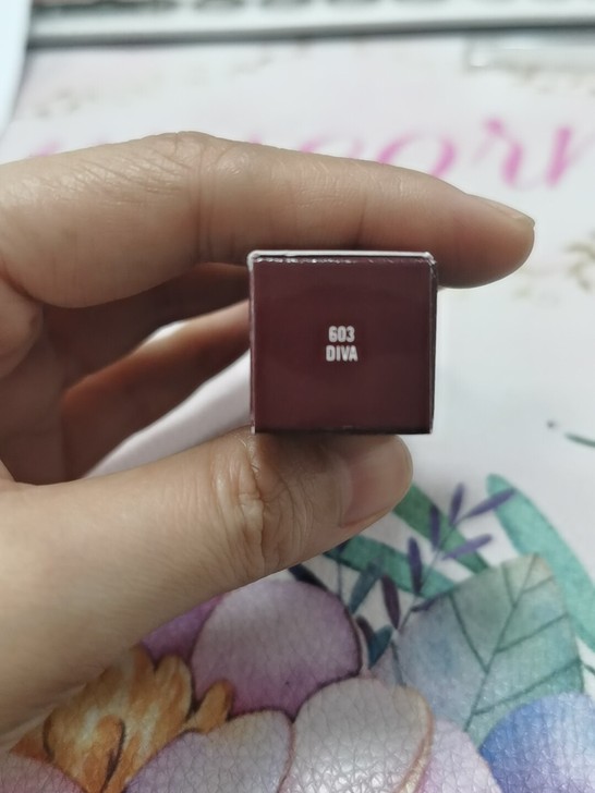魅可哑光唇膏，姨妈色DIVA。全新。