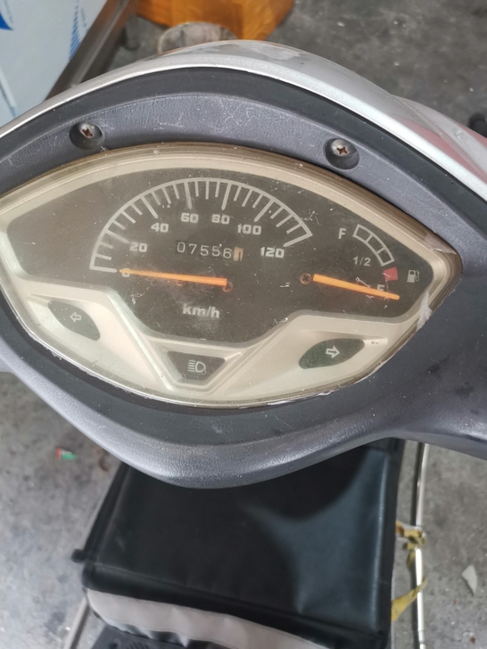 望江铃木摩托车二手女式摩托车13年的，有牌...