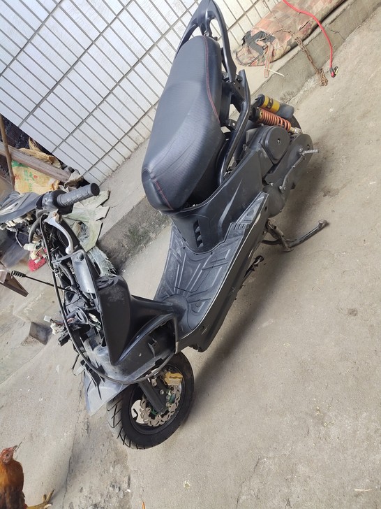 雅马哈三阳鬼火100拆卖非常好新，拆卖拆卖...