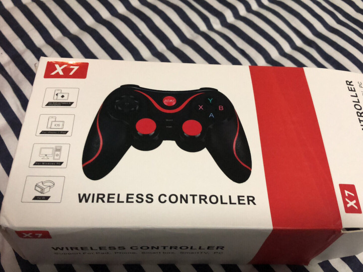 游戏手柄 蓝牙   x7 全新 如图