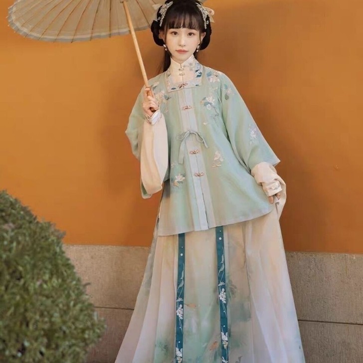 十三余小豆蔻儿[山色图]绣花方领半袖立领对...