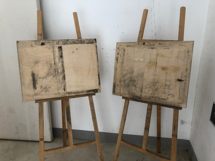 画架,脏是有点脏了,以前开画室用的,20两...