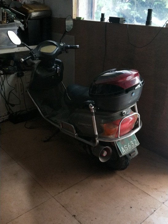 低价转让一台绿源电动车,电机控制器刚刚都换...