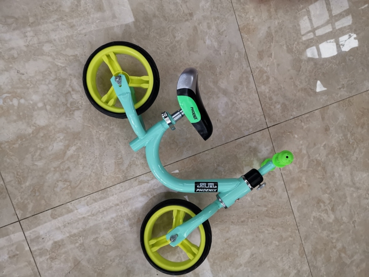 凤凰儿童平衡车。全新！没错，一次没有骑过，...