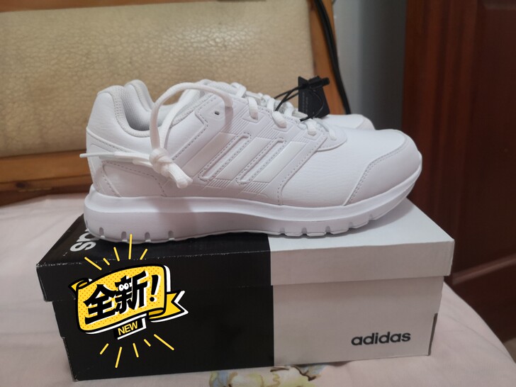 全新正品阿迪达斯运动鞋