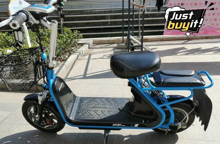 爱玛电动车。这辆爱玛电动车，双碟片刹车，安...