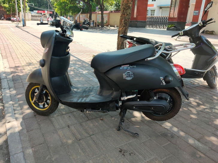 爱玛电动车 车子9成新 60v5个电池 车...