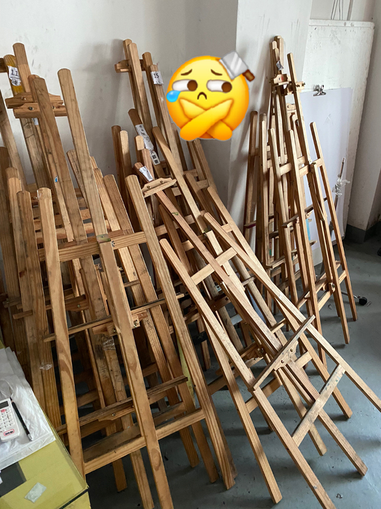 画室闲置画架，数量很多，成色有新有旧，同城...