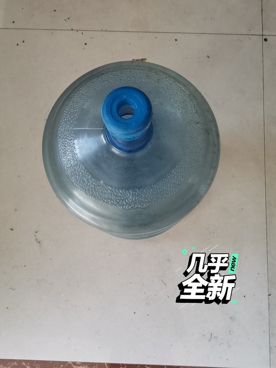 矿泉水纯净水桶矿泉水纯净水桶一个，限泰州姜...